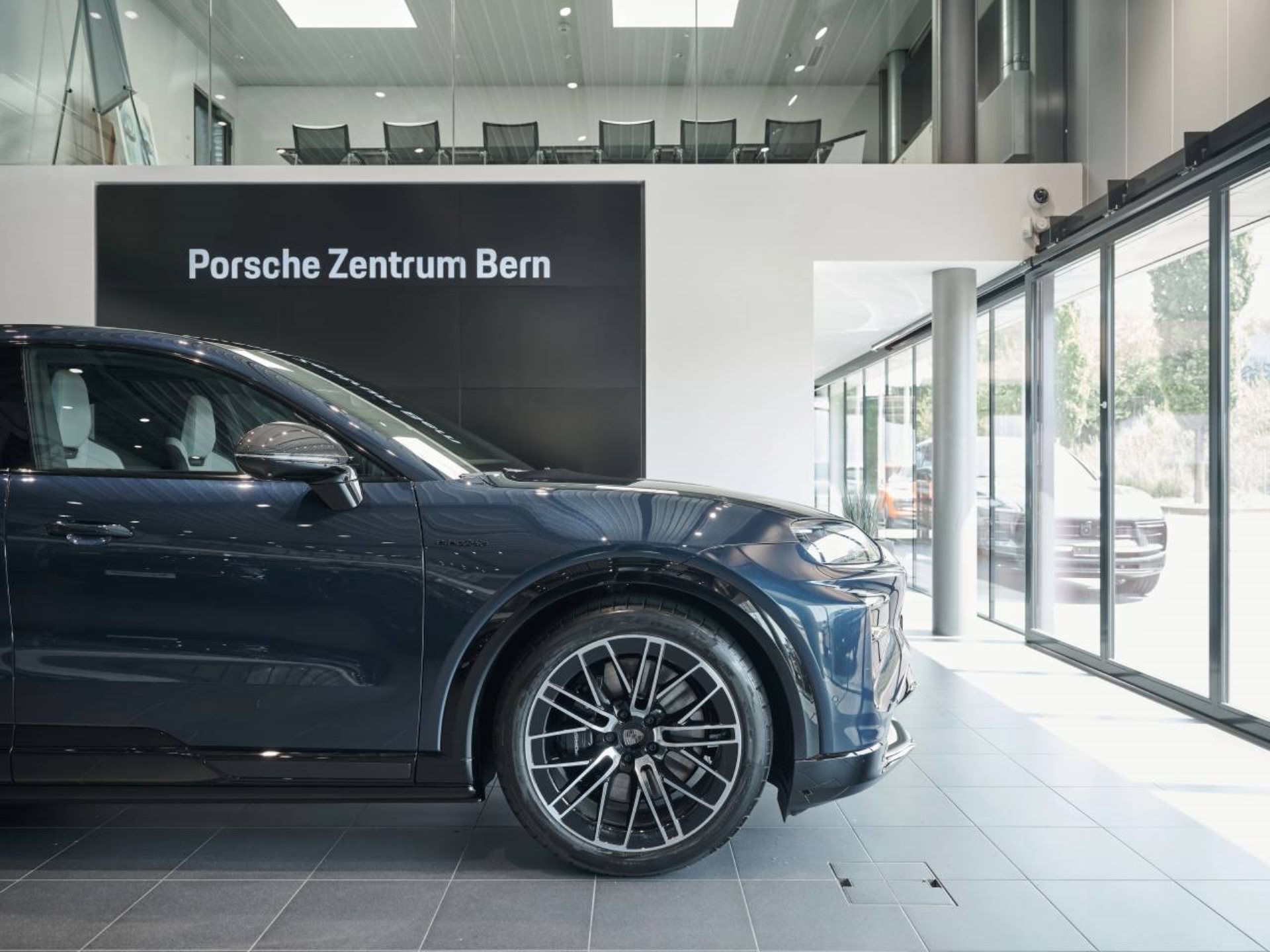 PORSCHE Cayenne Turbo Coupé Electric-image-10