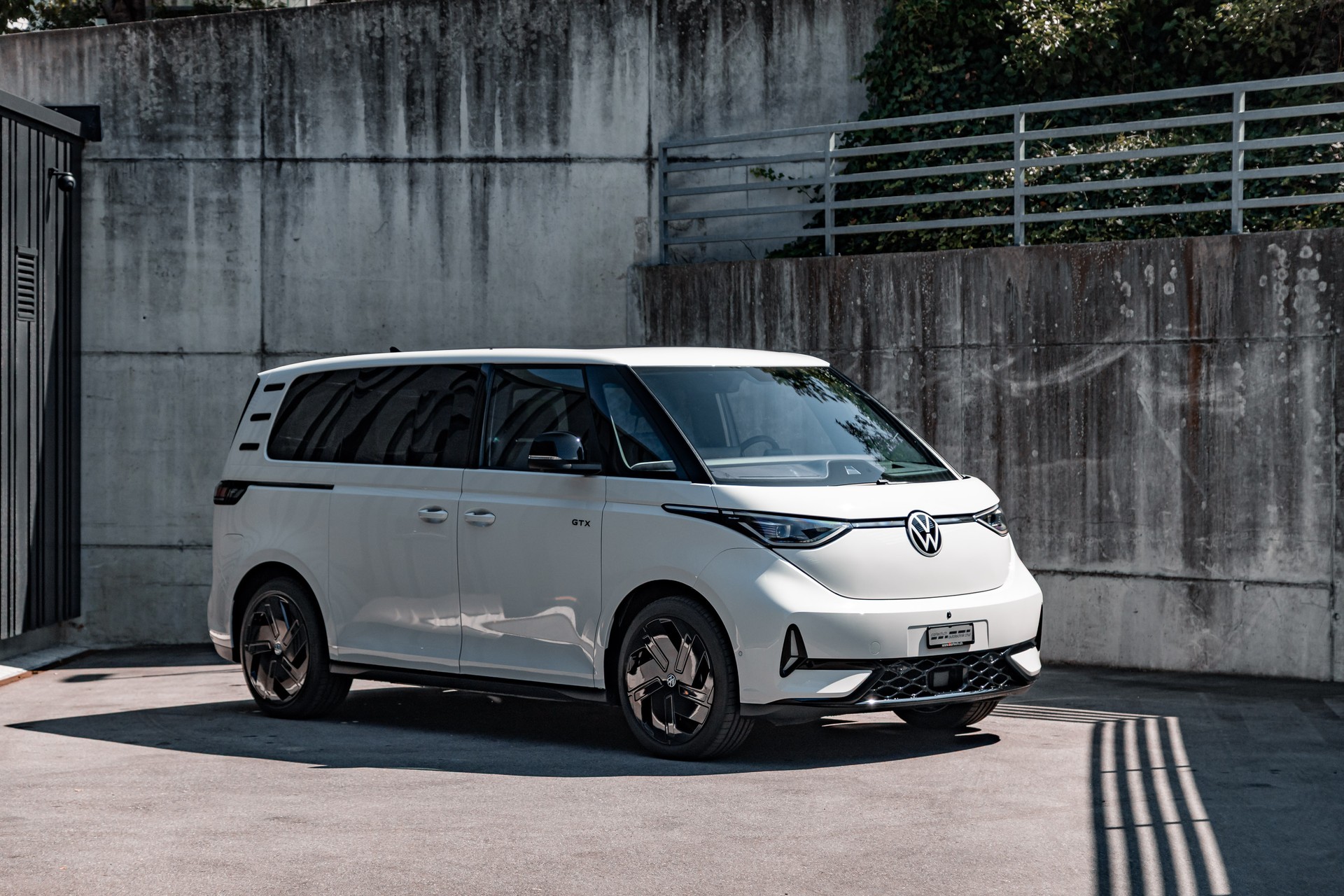 VW ID.Buzz NWB GTX 4 Motion-showroom-element-1