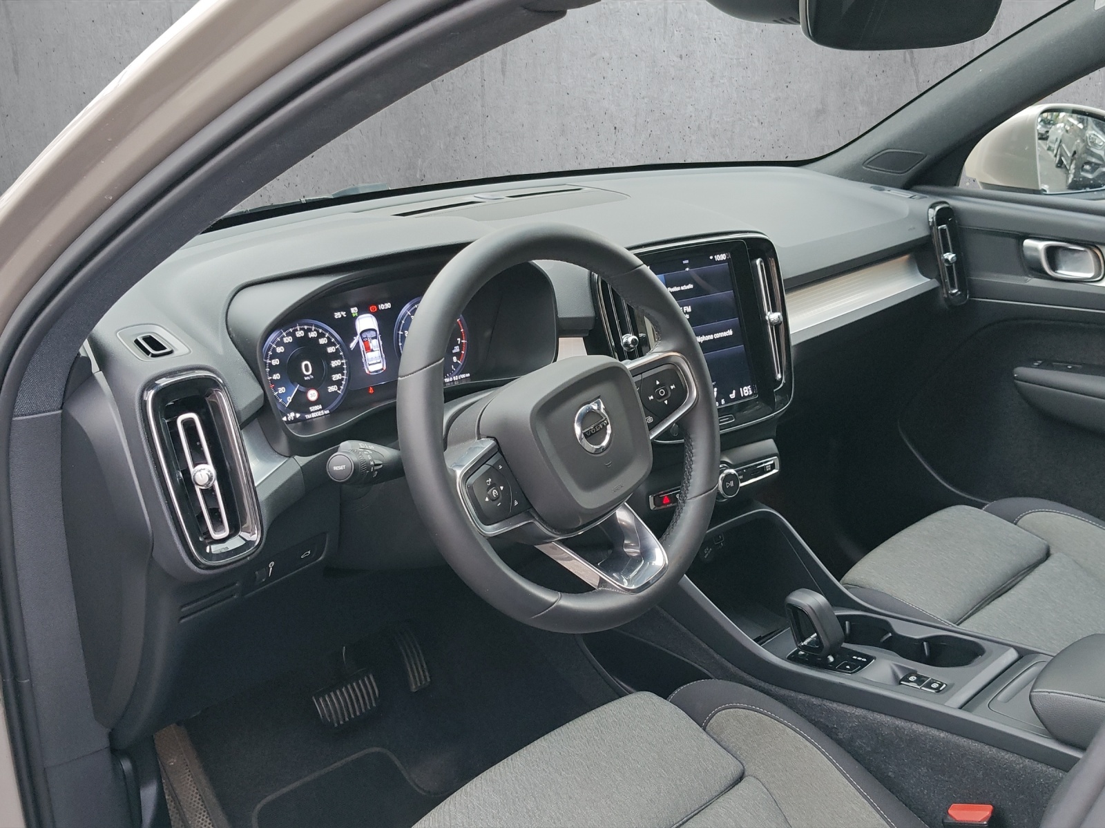 VOLVO XC40 1.5 T2 XCITE-image-8