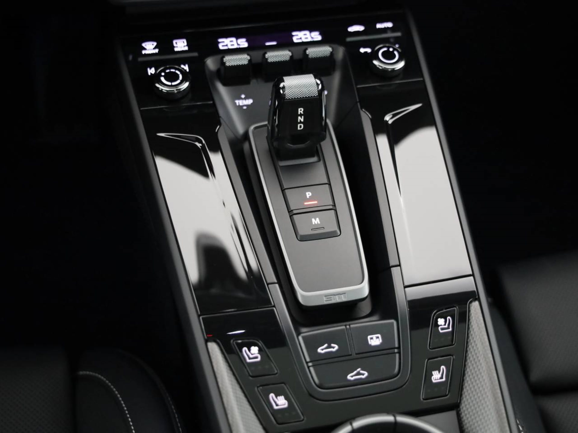PORSCHE 911 Carrera 4S-image-14