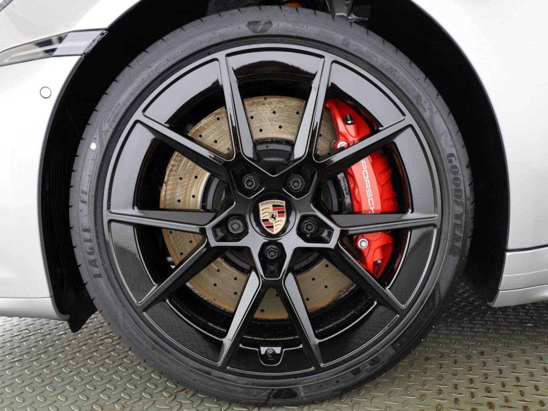 PORSCHE 911 Carrera 4S-image-5