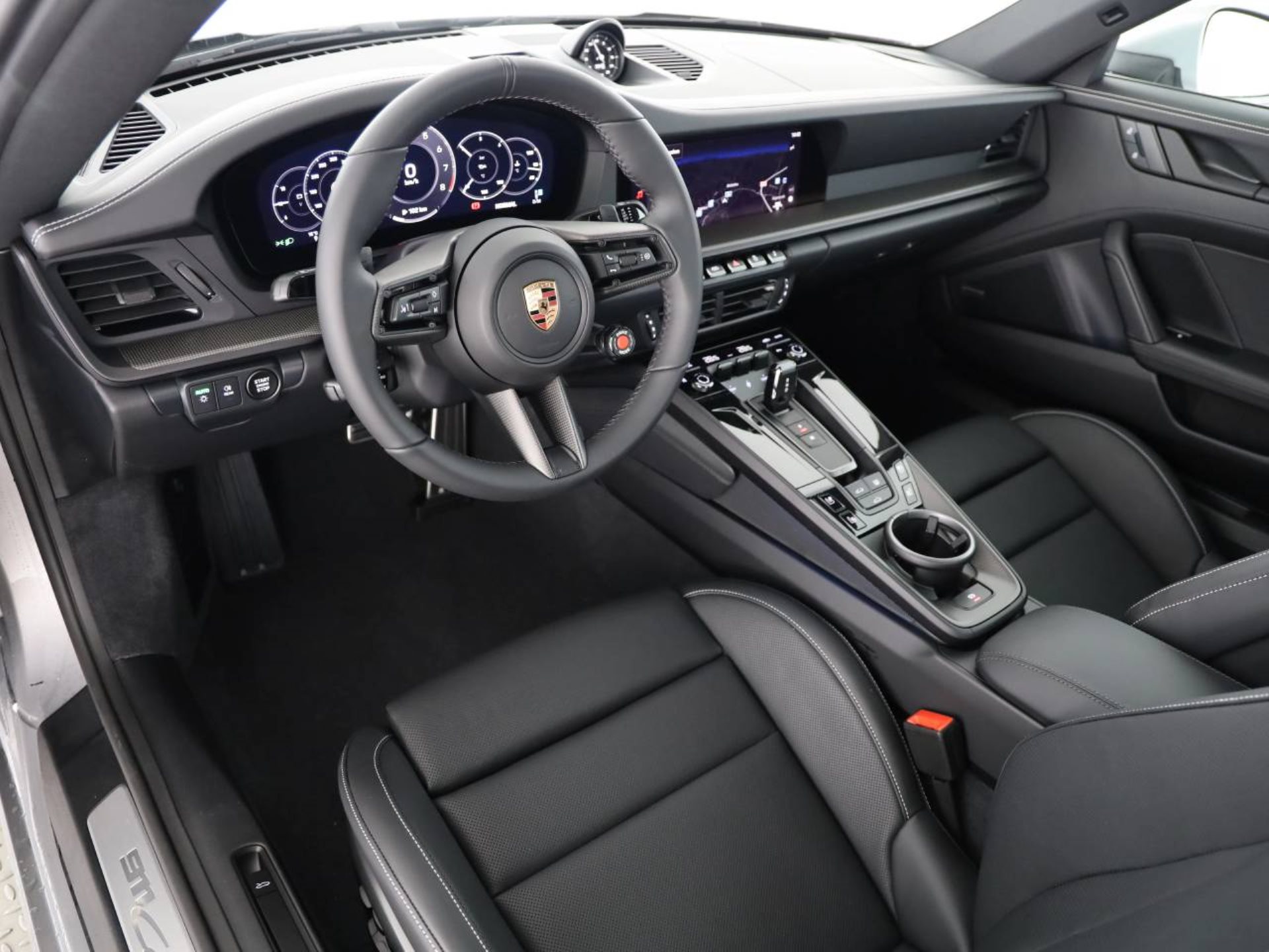 PORSCHE 911 Carrera 4S-image-3