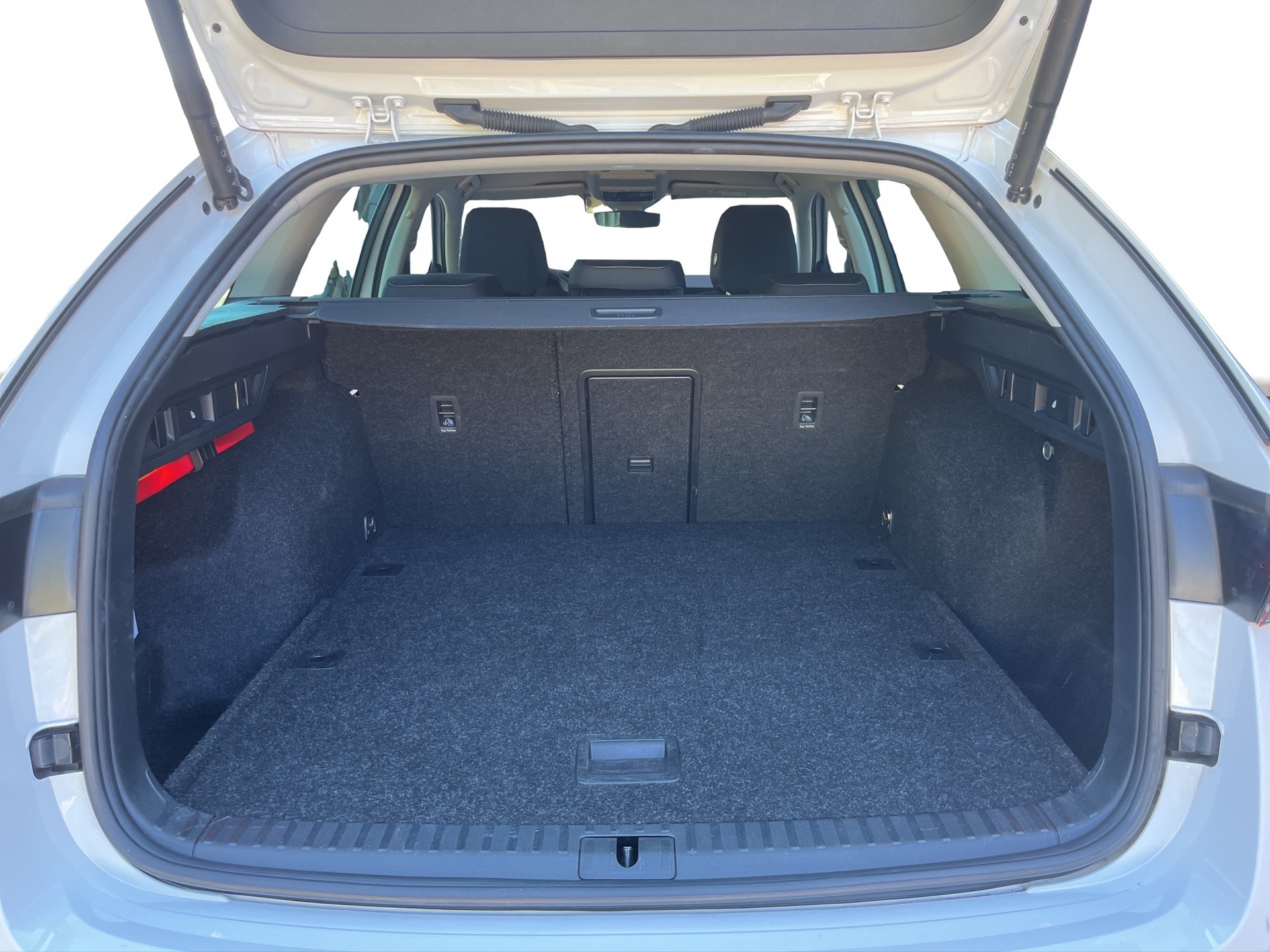SKODA Octavia Combi 2.0 TDI DSG Ambition 4x4-image-11