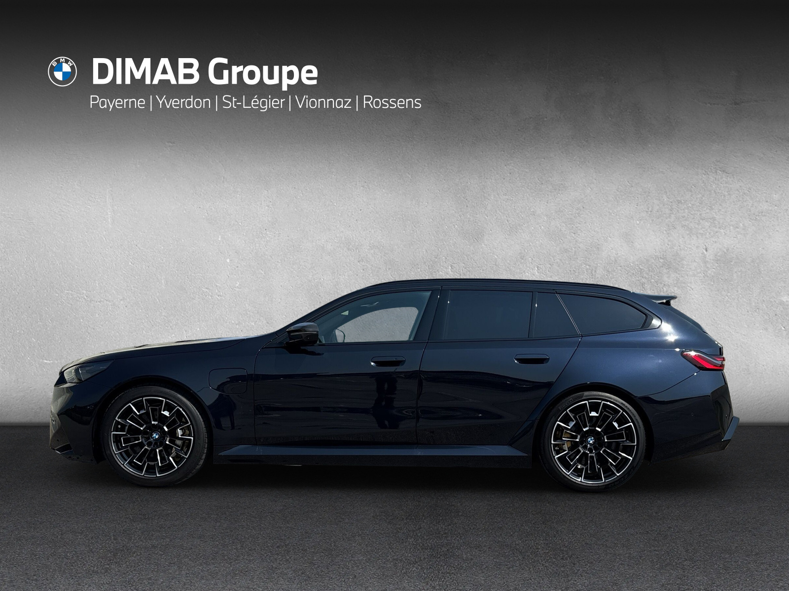 BMW M5 xDrive Touring-image-1