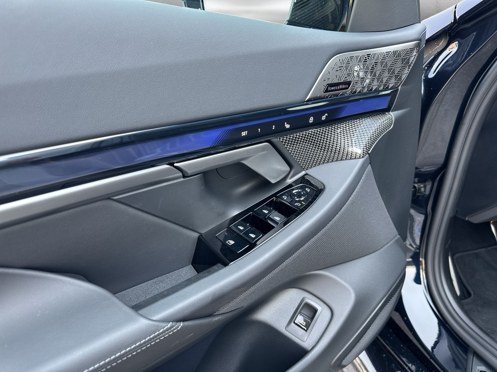 BMW M5 xDrive Touring-image-21
