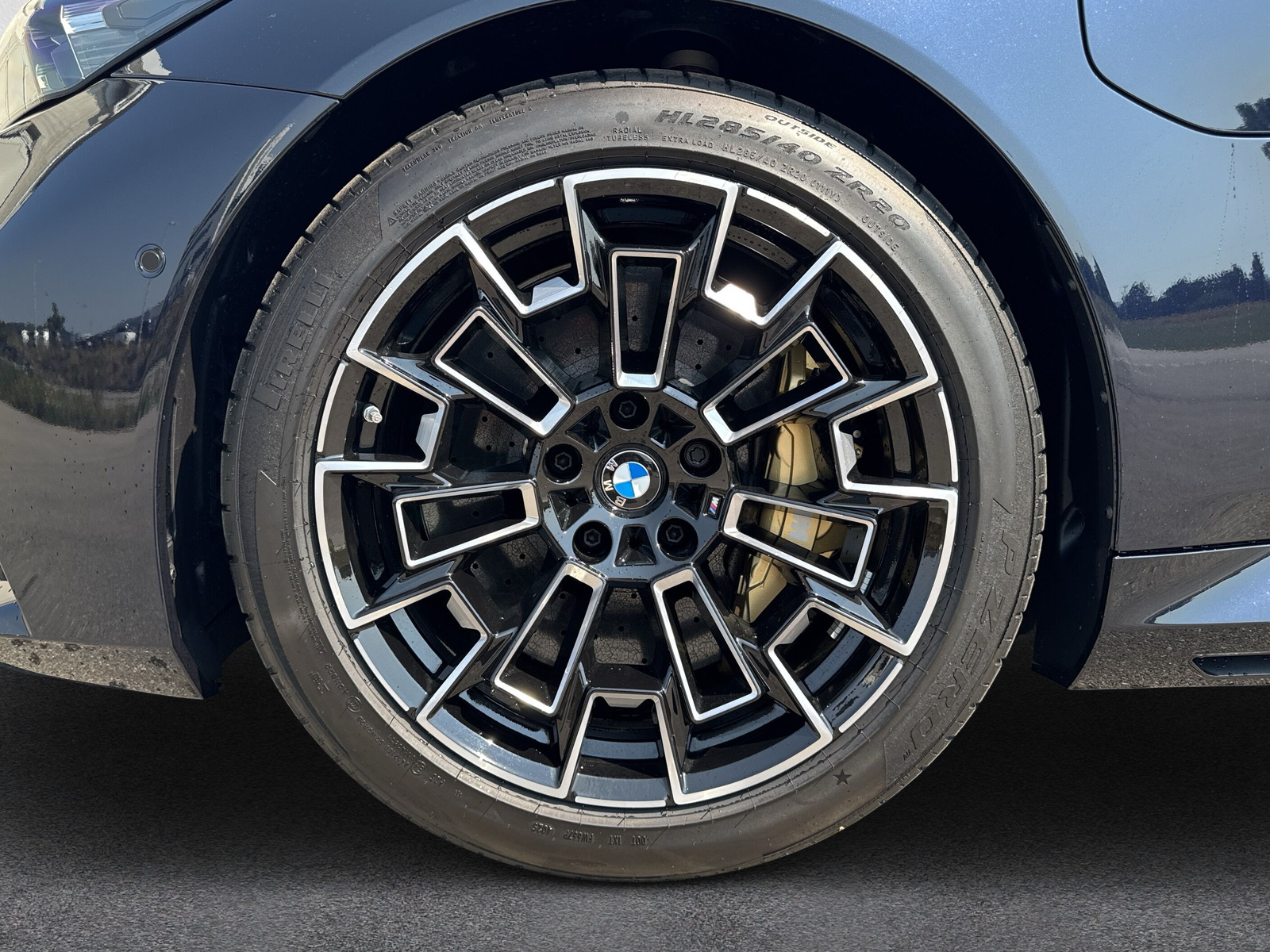 BMW M5 xDrive Touring-image-9