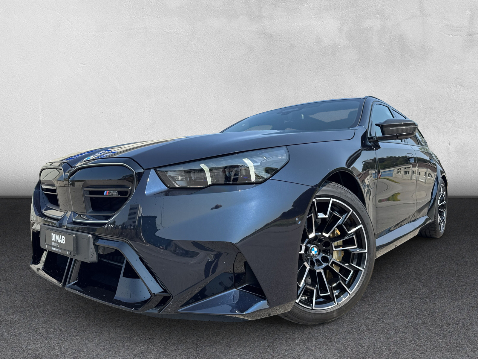 BMW M5 xDrive Touring-image-8