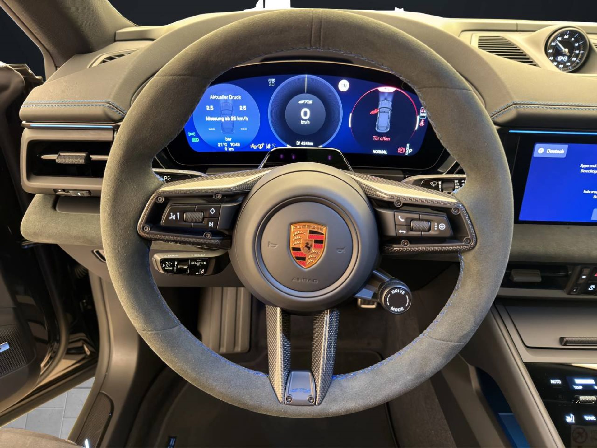 PORSCHE Macan GTS-image-12
