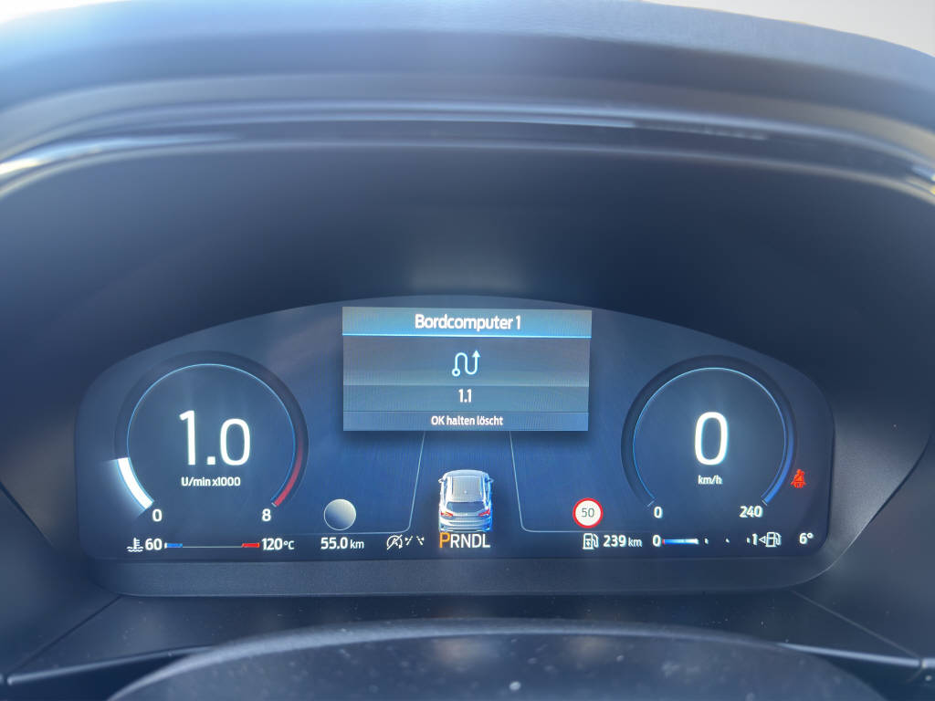 FORD Focus 1.0i EcoB Hybrid 155 ST-Line X-image-10