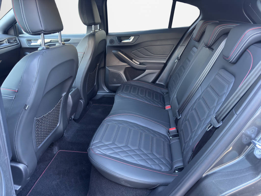 FORD Focus 1.0i EcoB Hybrid 155 ST-Line X-image-14