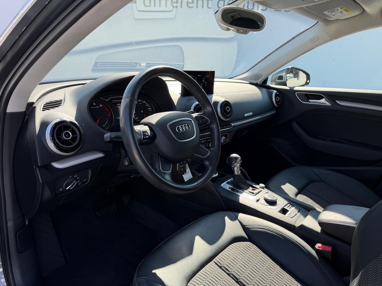 AUDI A3 Sportback 1.8 TFSI Ambiente quattro S-tronic-image-11