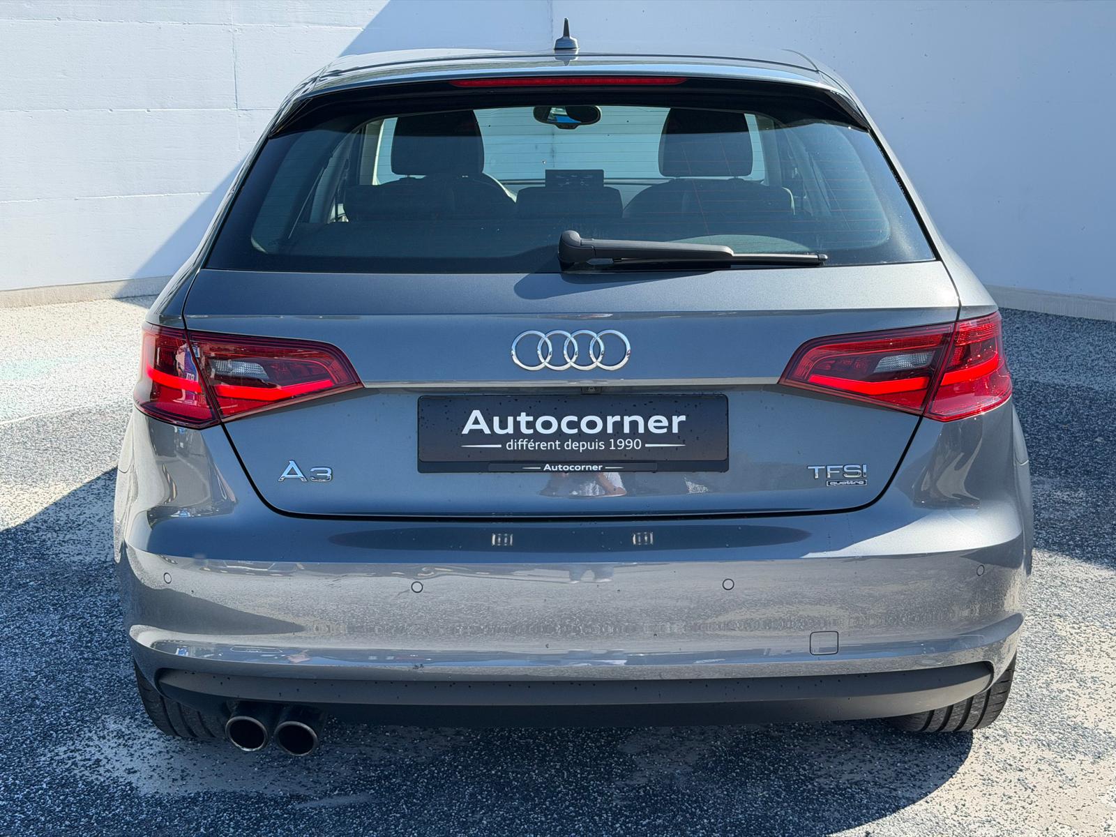 AUDI A3 Sportback 1.8 TFSI Ambiente quattro S-tronic-image-4