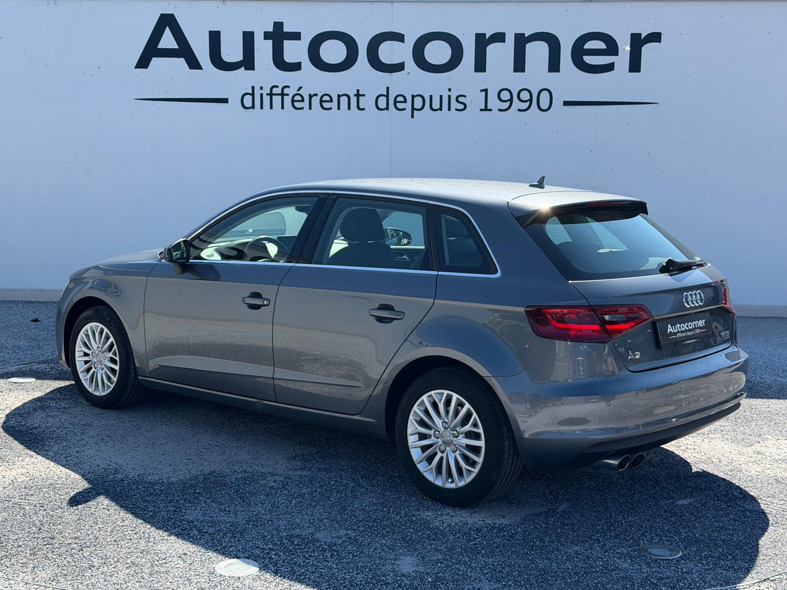 AUDI A3 Sportback 1.8 TFSI Ambiente quattro S-tronic-image-3