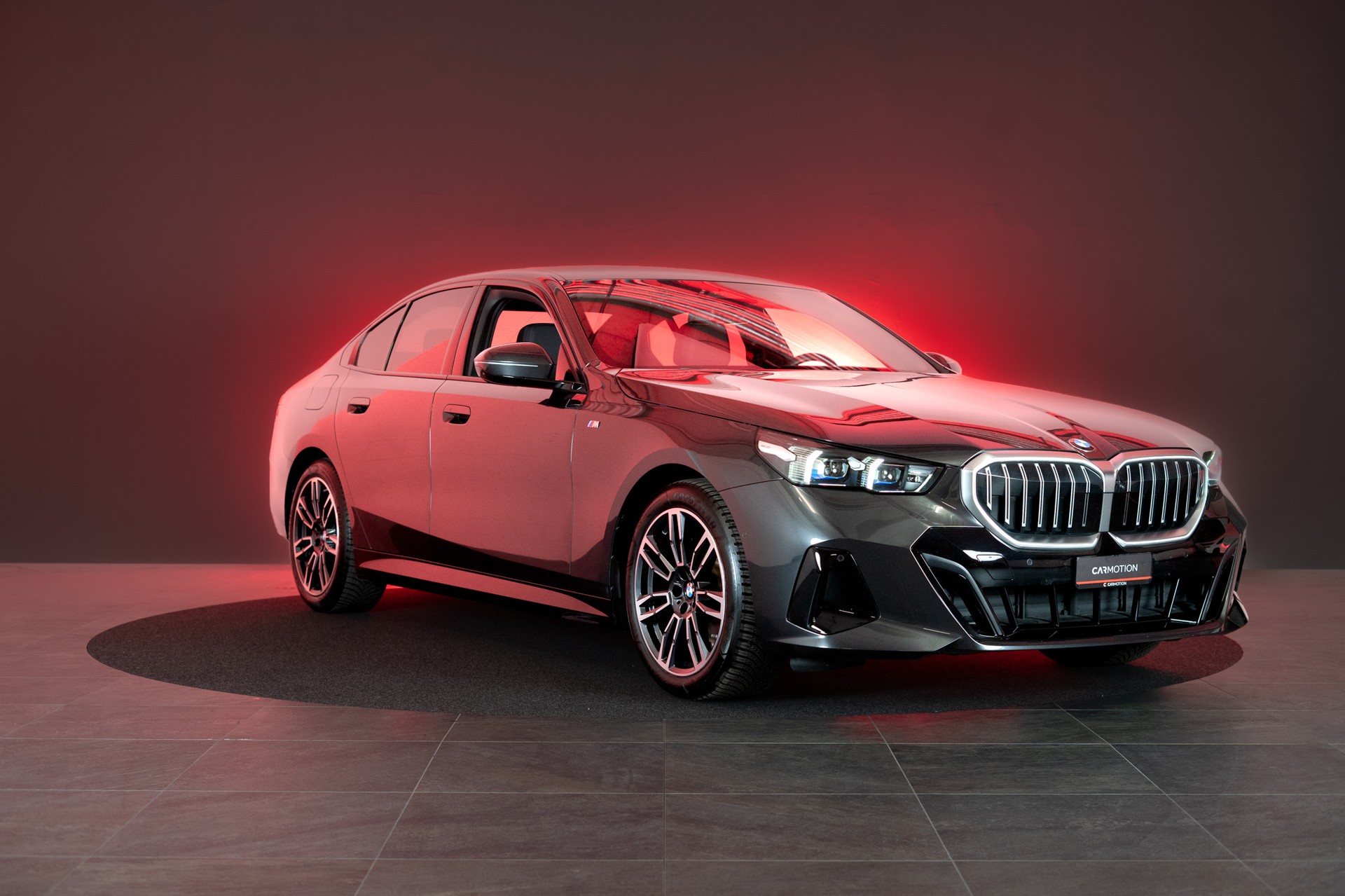 BMW 520i M Sport / HeadUp / 360°Kamer / Sitzbelüftung-image-2
