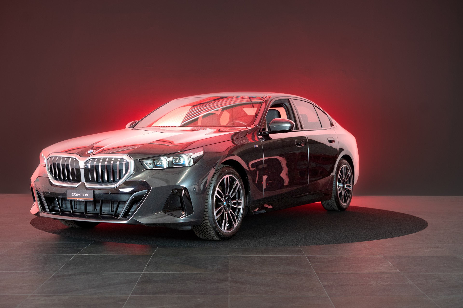 BMW 520i M Sport / HeadUp / 360°Kamer / Sitzbelüftung-image-0