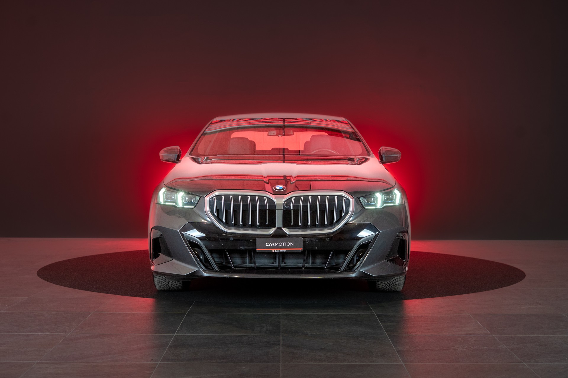 BMW 520i M Sport / HeadUp / 360°Kamer / Sitzbelüftung-image-1