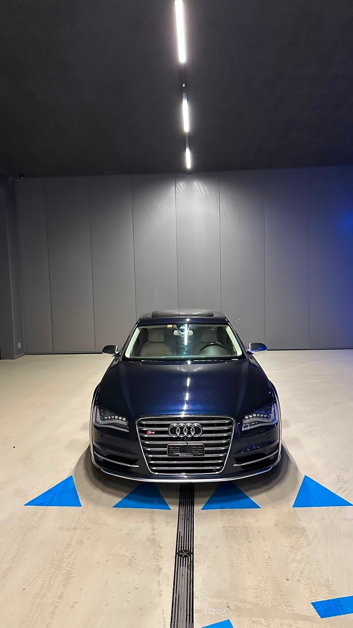 AUDI 4.0 V8 TFSI quattro T-Tronic-image-1