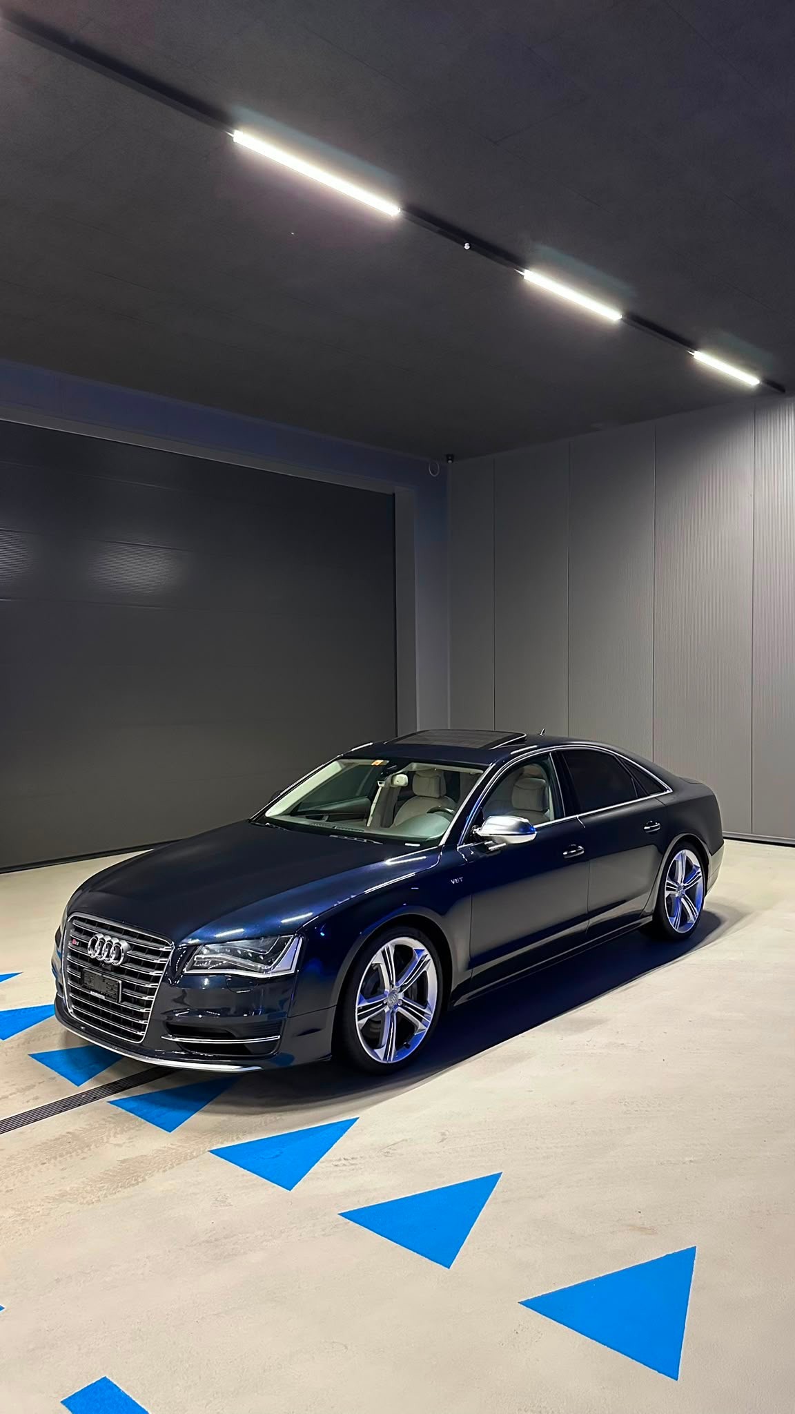 AUDI 4.0 V8 TFSI quattro T-Tronic-image-0