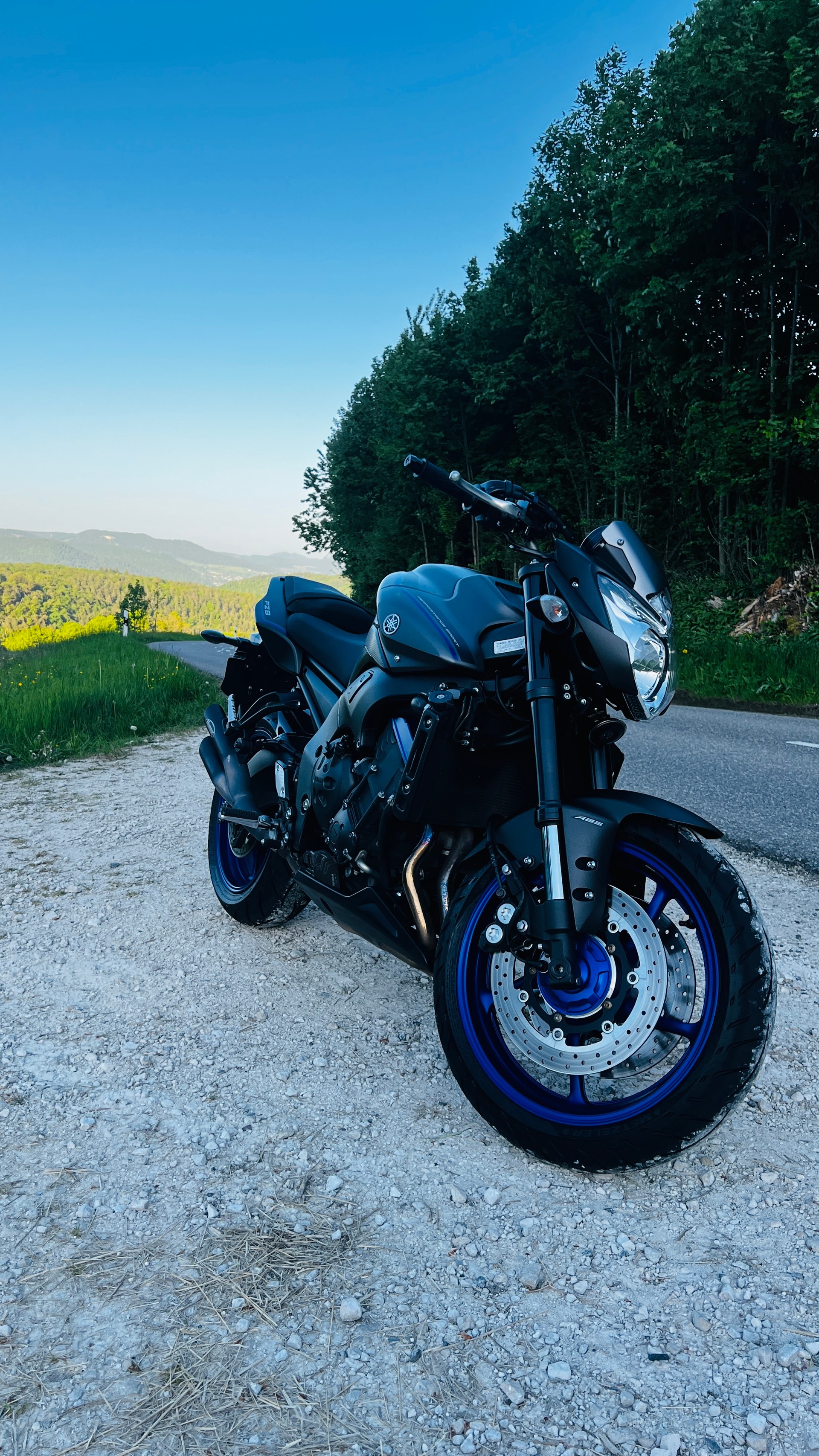 YAMAHA FZ8 N ABS Race Blu, 35 KW Drossel möglich