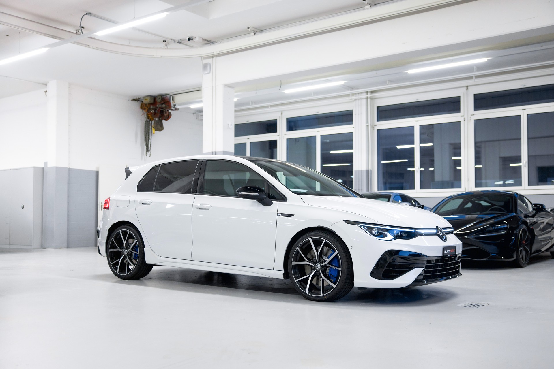 VW Golf 2.0 TSI R DSG 4Motion-image-0