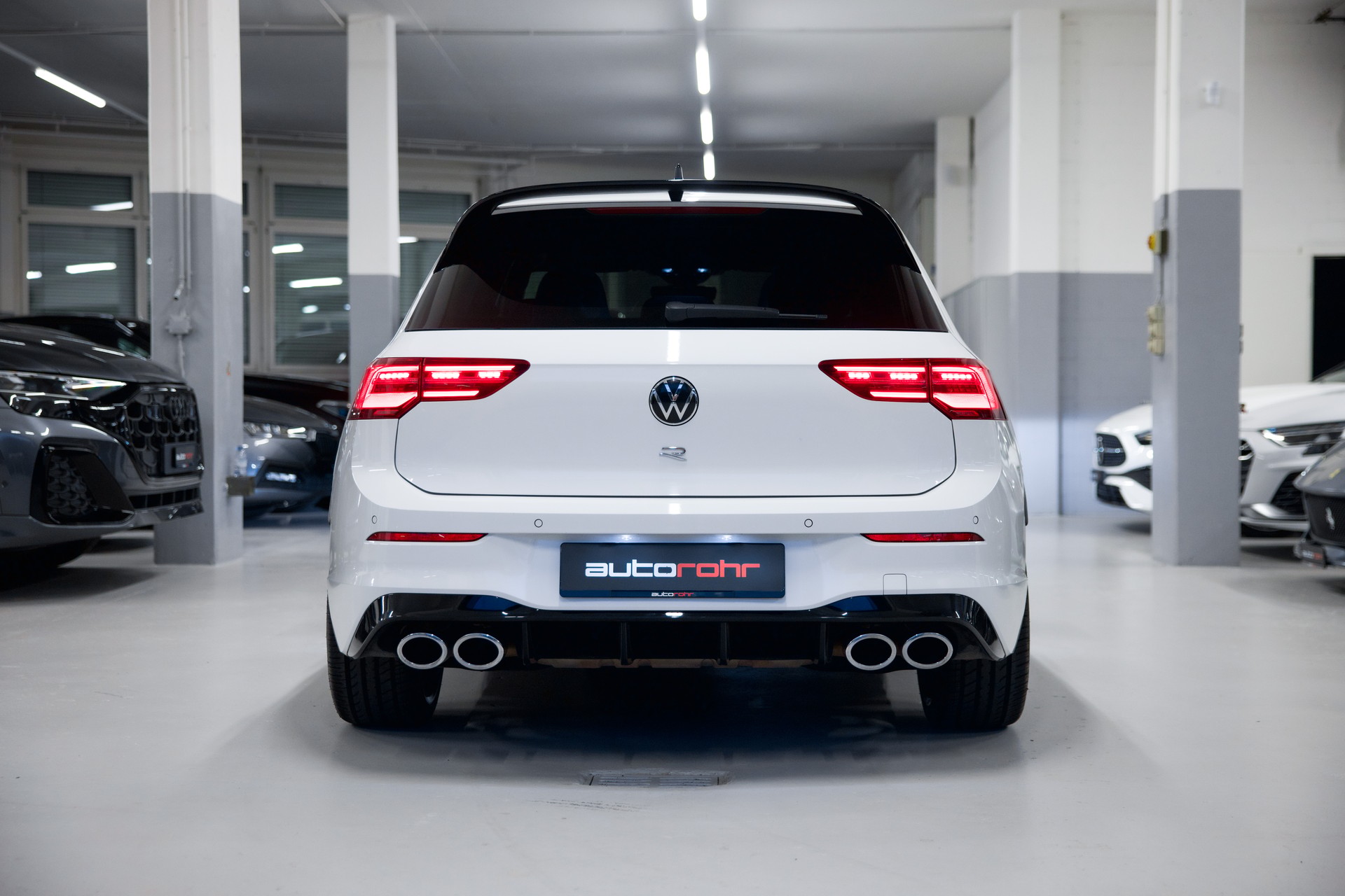 VW Golf 2.0 TSI R DSG 4Motion-image-5