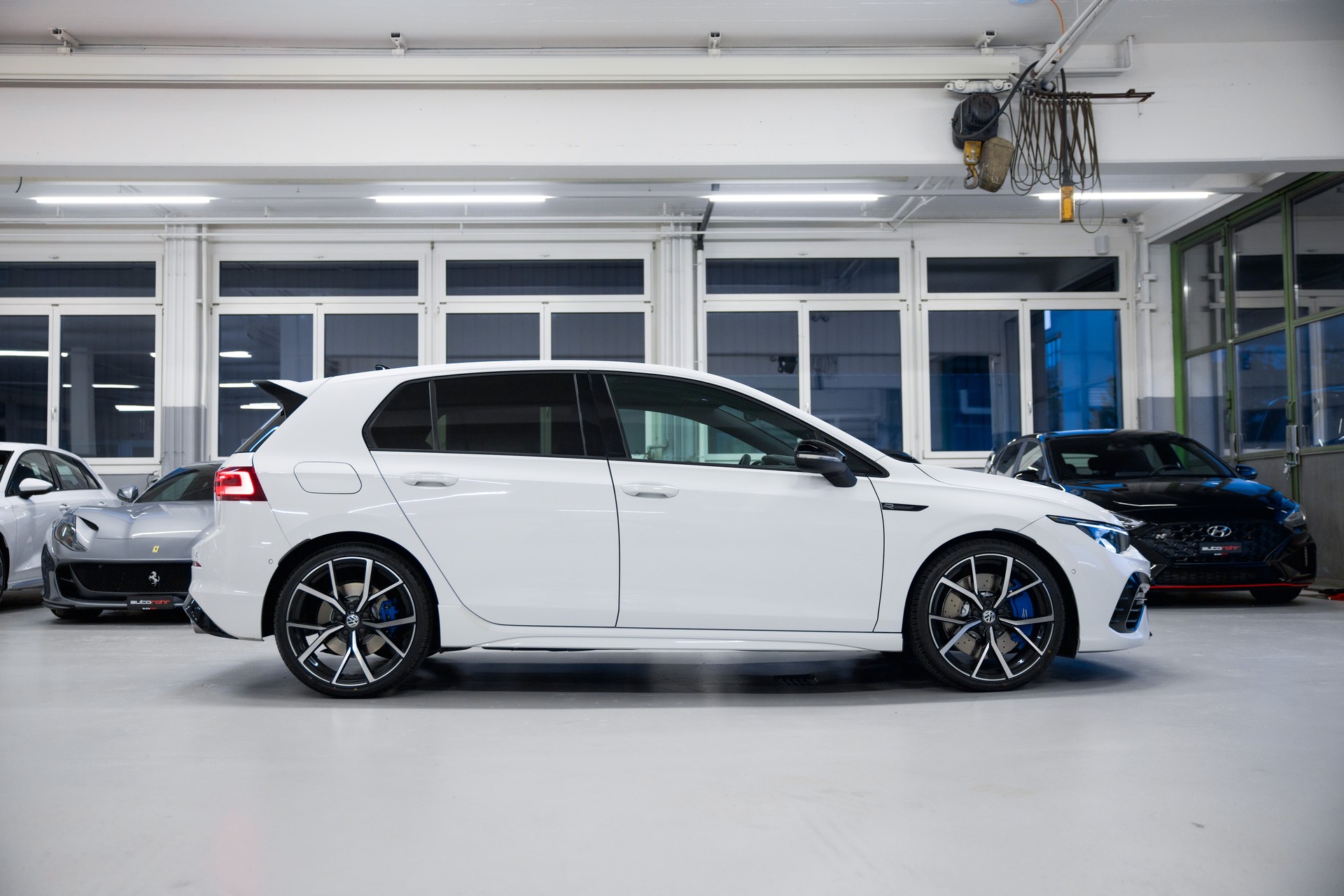 VW Golf 2.0 TSI R DSG 4Motion-image-3
