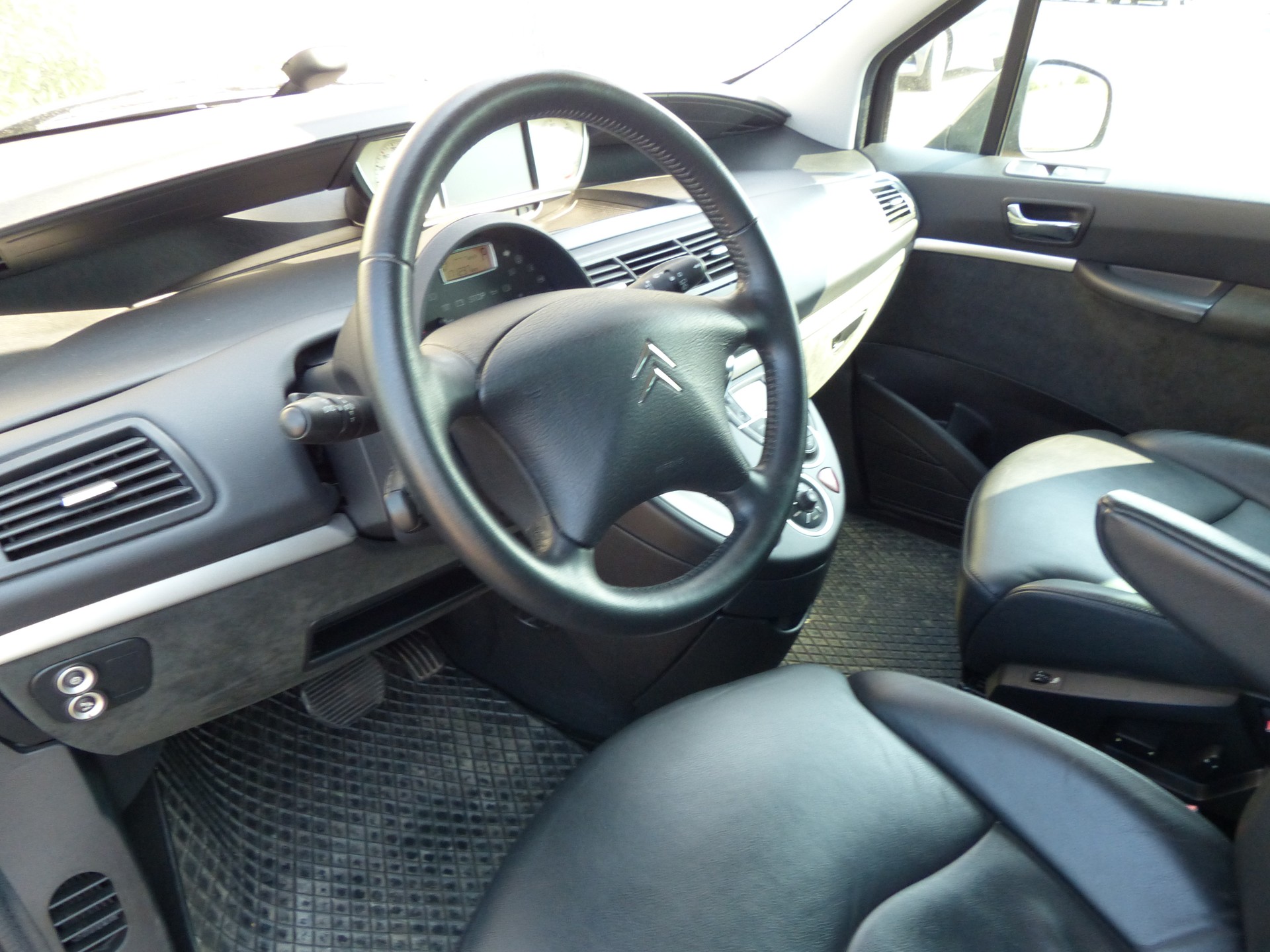CITROEN C8 2.0 16V HDi Exclusive Automatic-image-16