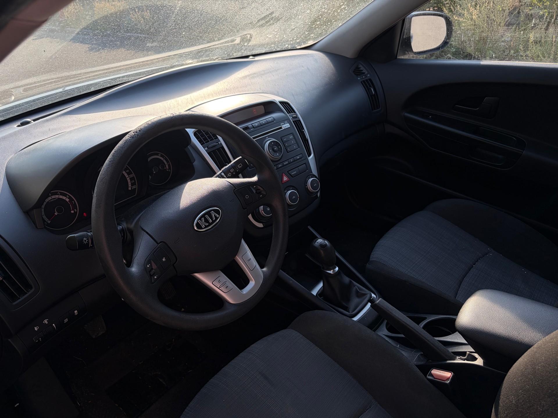 KIA Cee'd Sporty Wagon 1.4 16V Basic-image-5