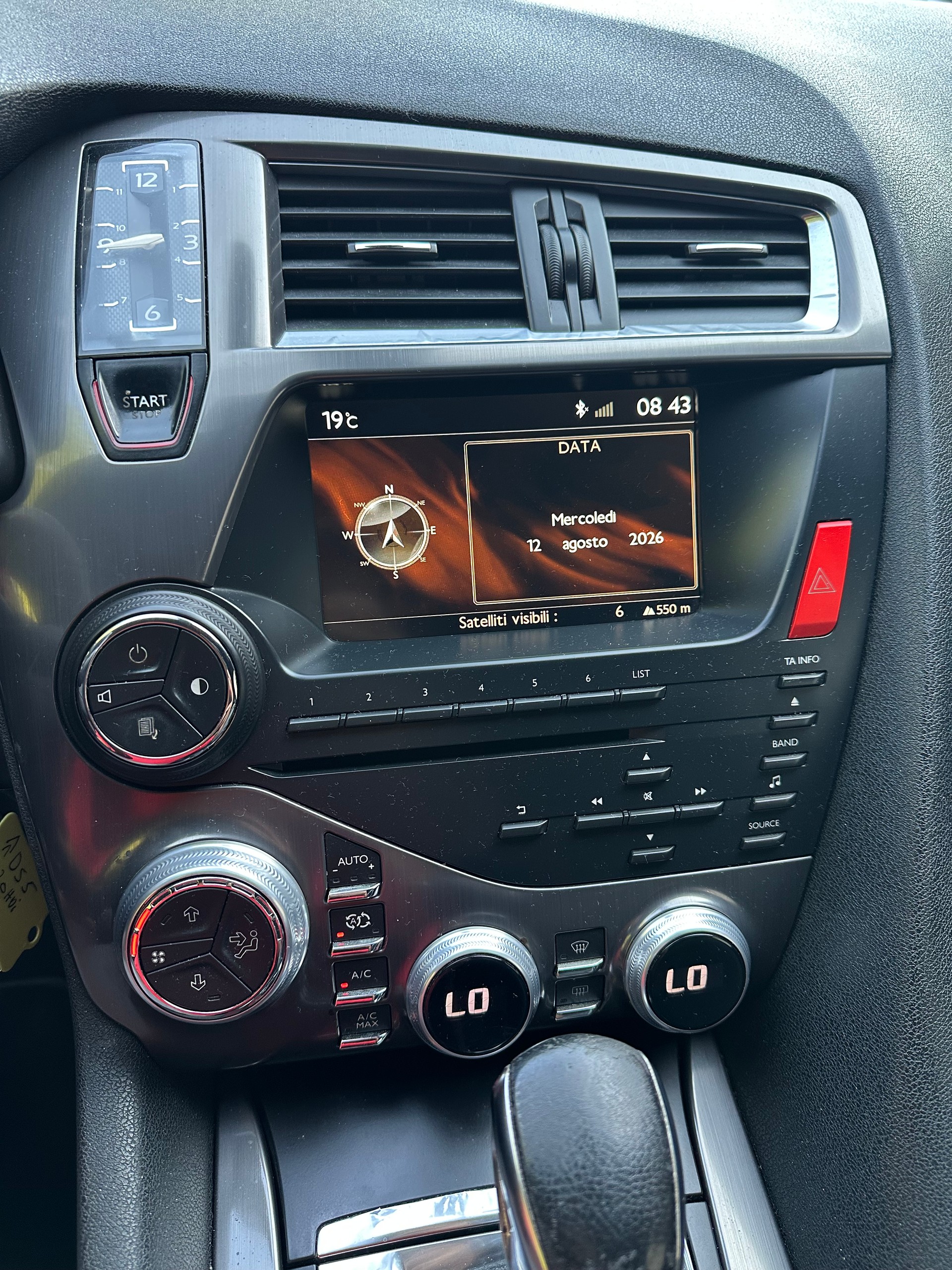 DS AUTOMOBILES DS5 2.0 e-HDi SO Chic Automatic-image-15