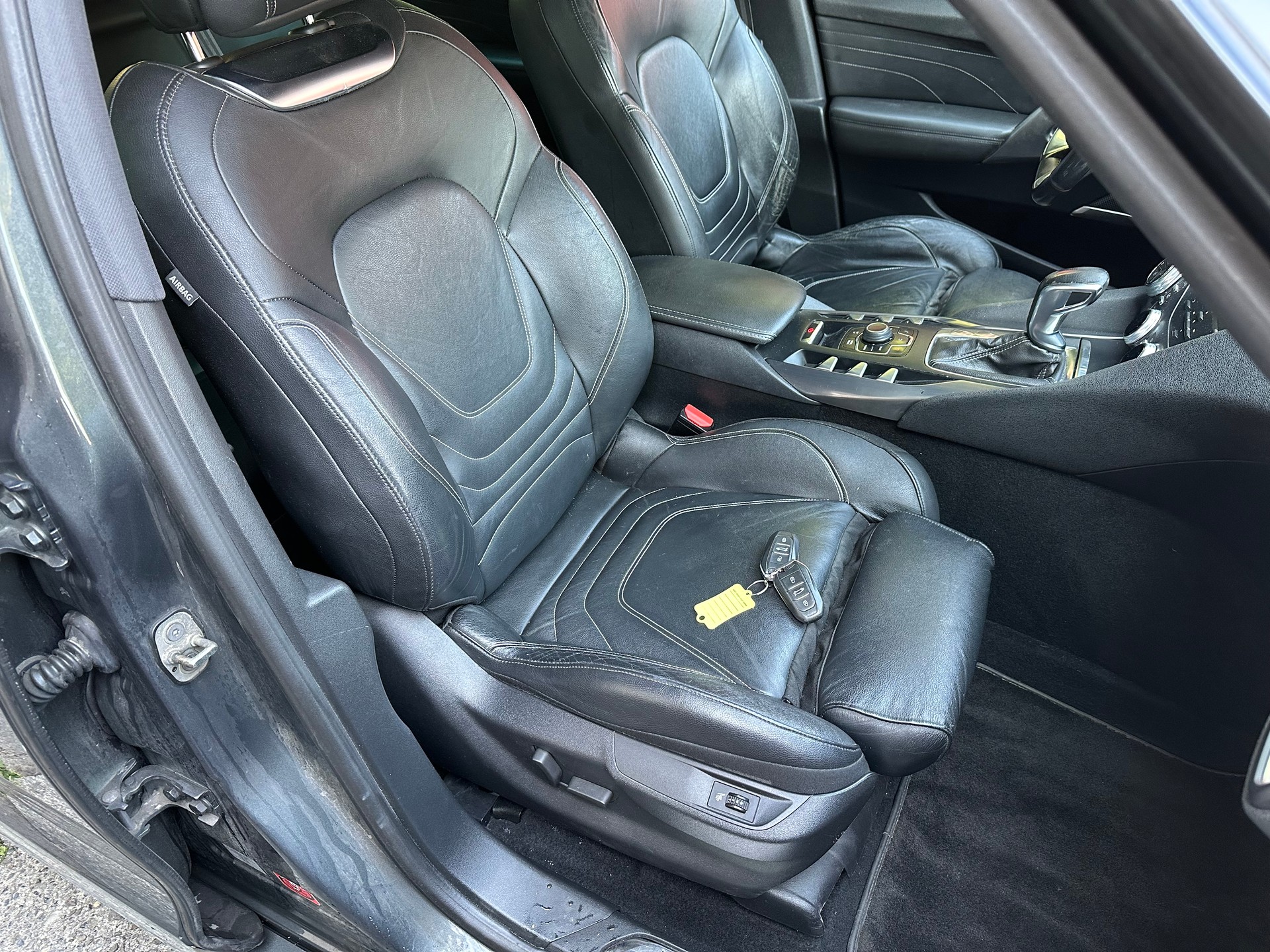 DS AUTOMOBILES DS5 2.0 e-HDi SO Chic Automatic-image-12