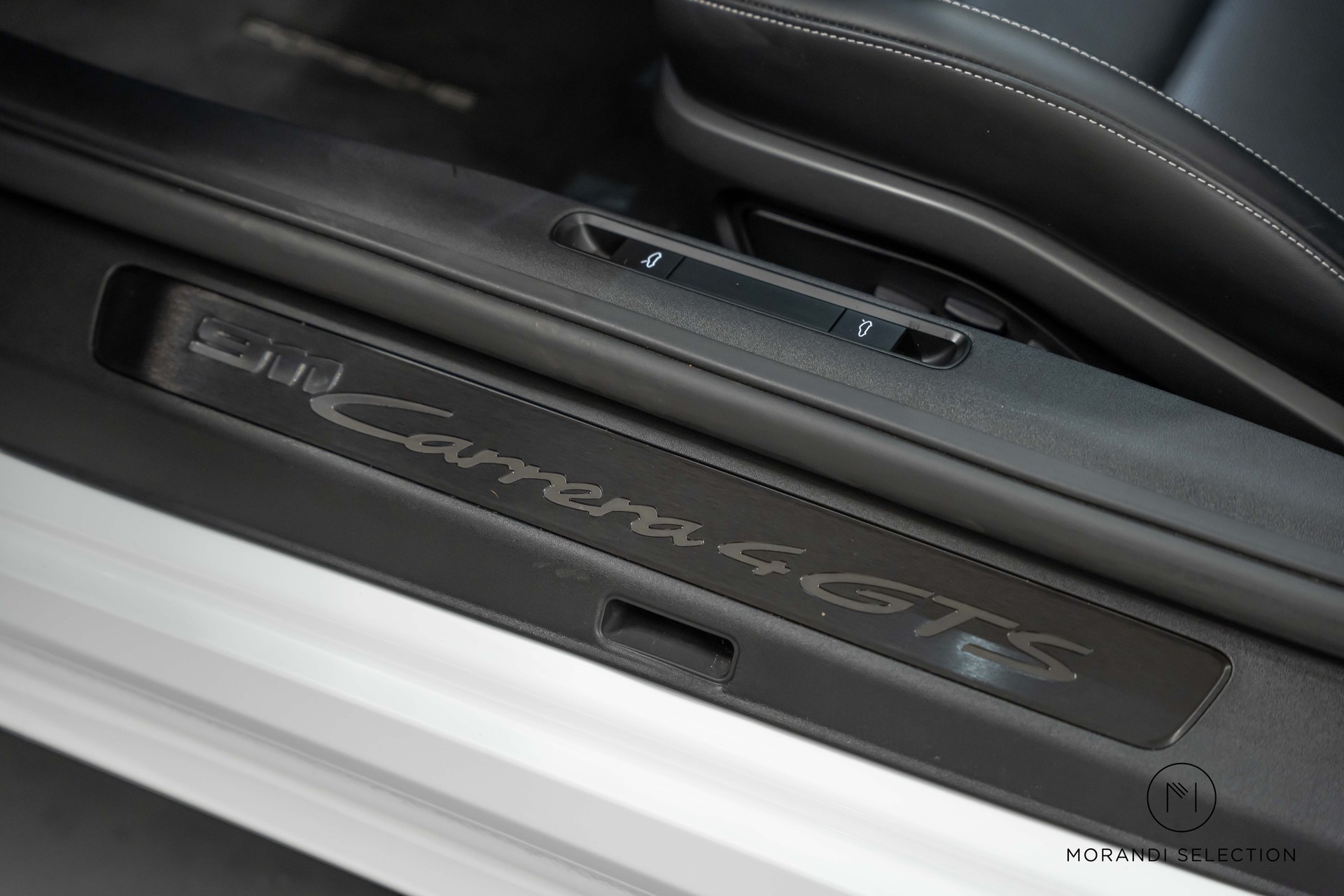 PORSCHE 911 Cabriolet 3.0 Carrera 4 GTS PDK-image-17