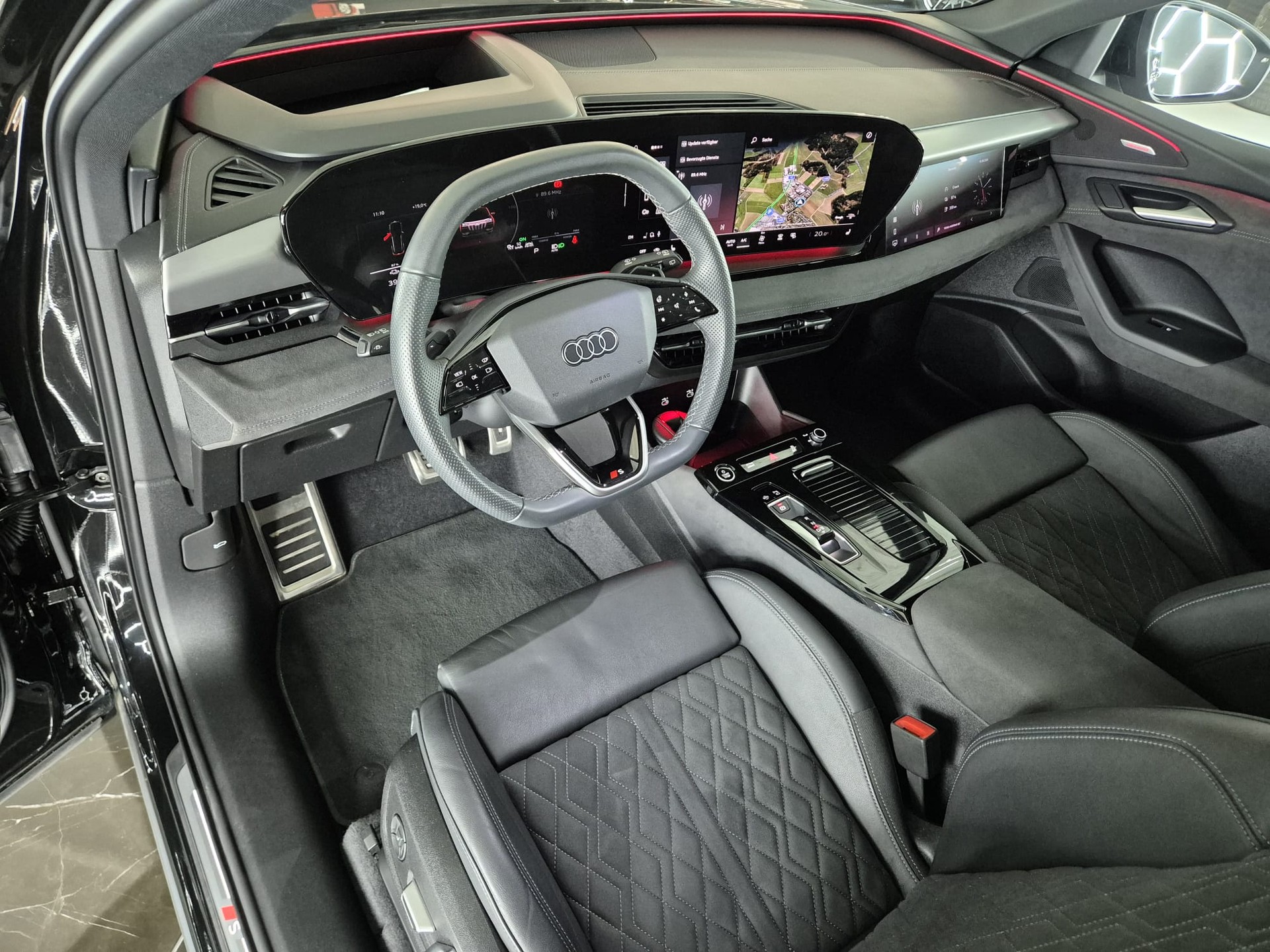 AUDI Q6 e-tron quattro S-LINE-image-17
