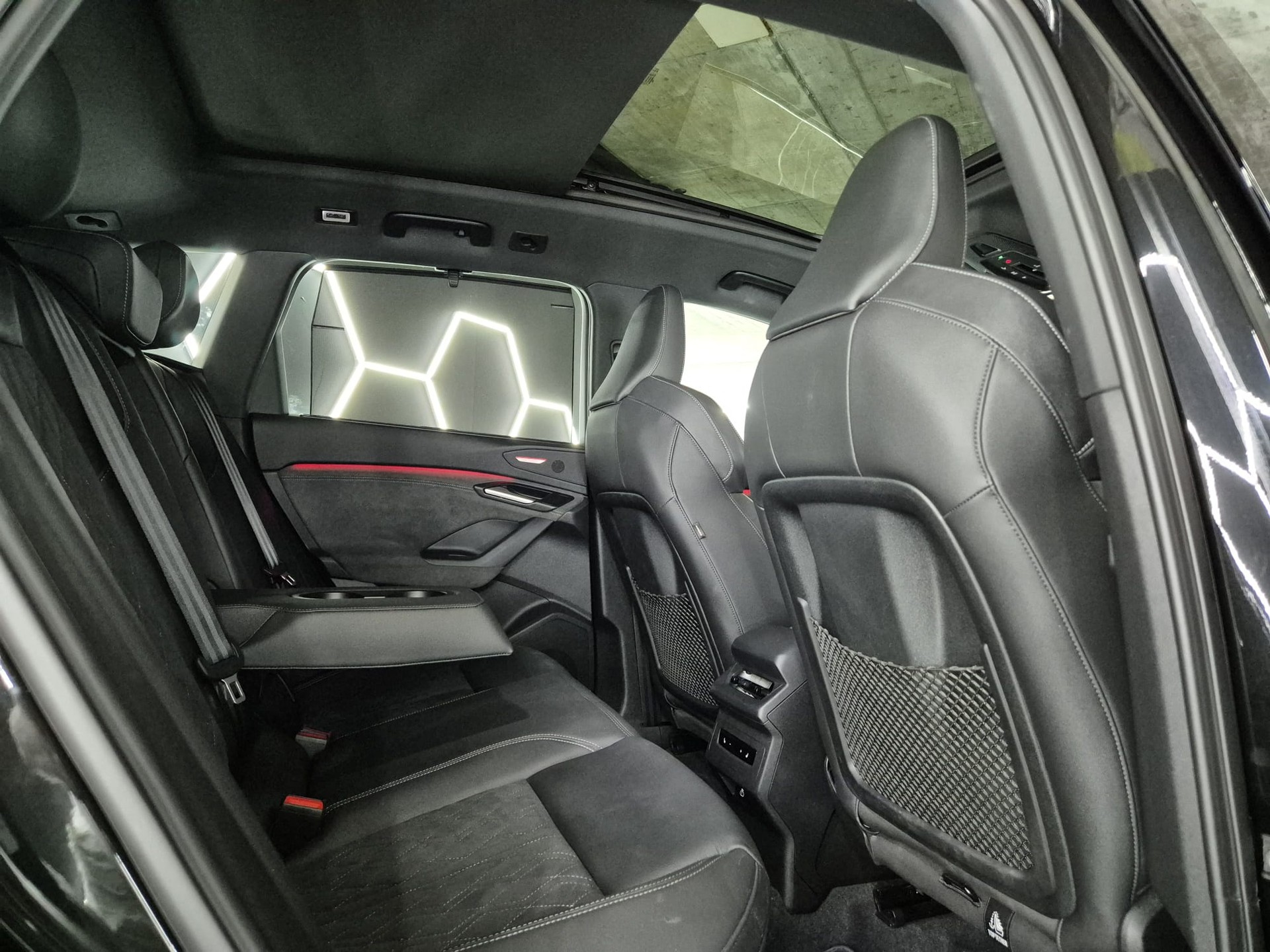 AUDI Q6 e-tron quattro S-LINE-image-22