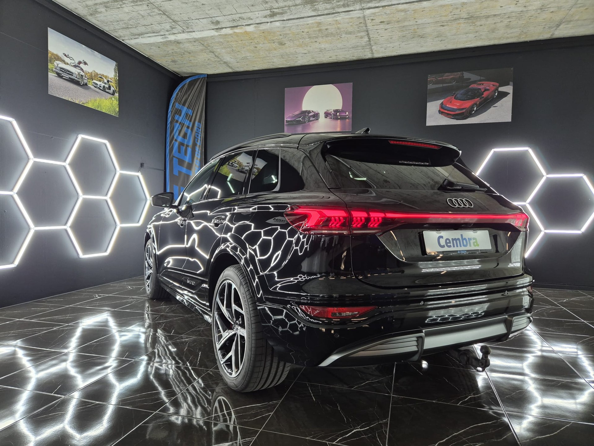 AUDI Q6 e-tron quattro S-LINE-image-13