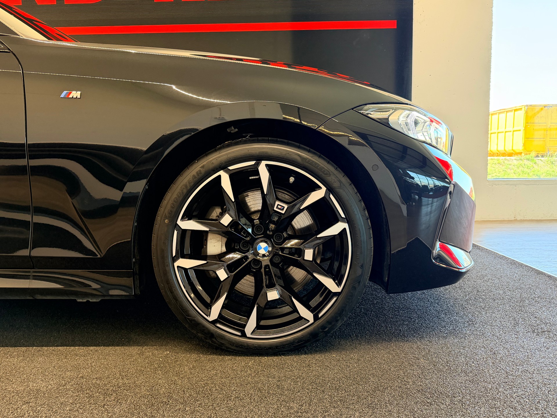 BMW 330i Touring xDrive Steptronic M Sport-image-5