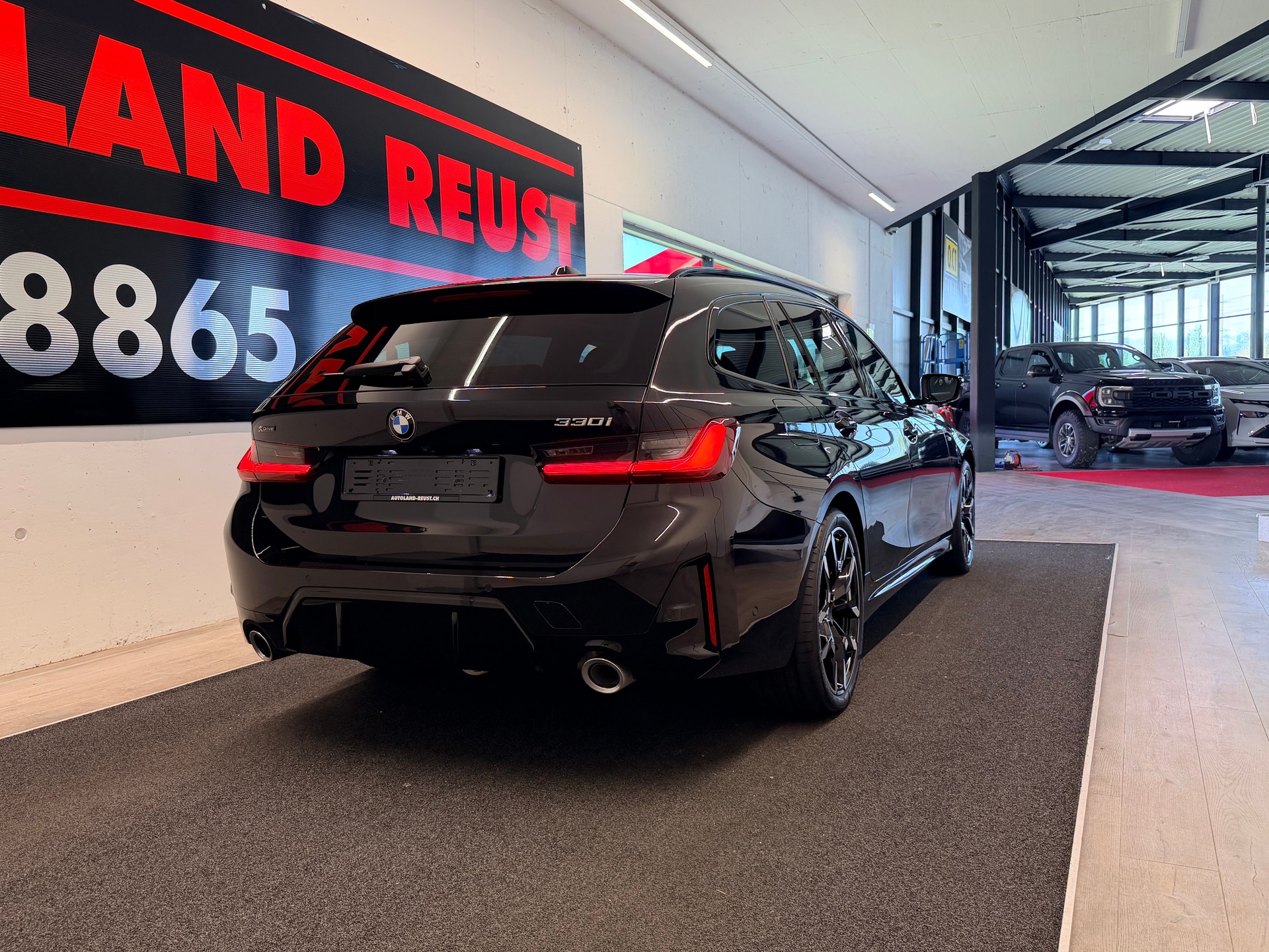 BMW 330i Touring xDrive Steptronic M Sport-image-6