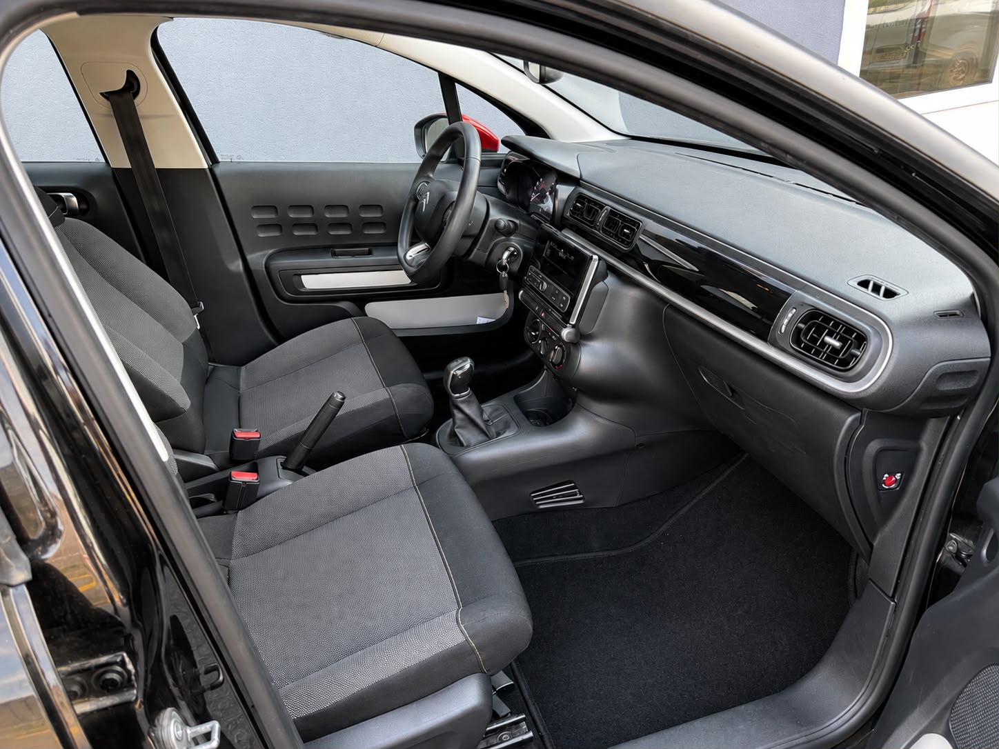 CITROEN C3 1.2i PureTech Feel-image-12