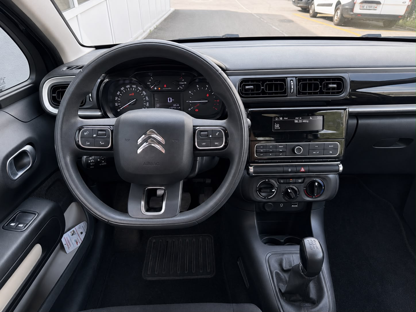 CITROEN C3 1.2i PureTech Feel-image-8