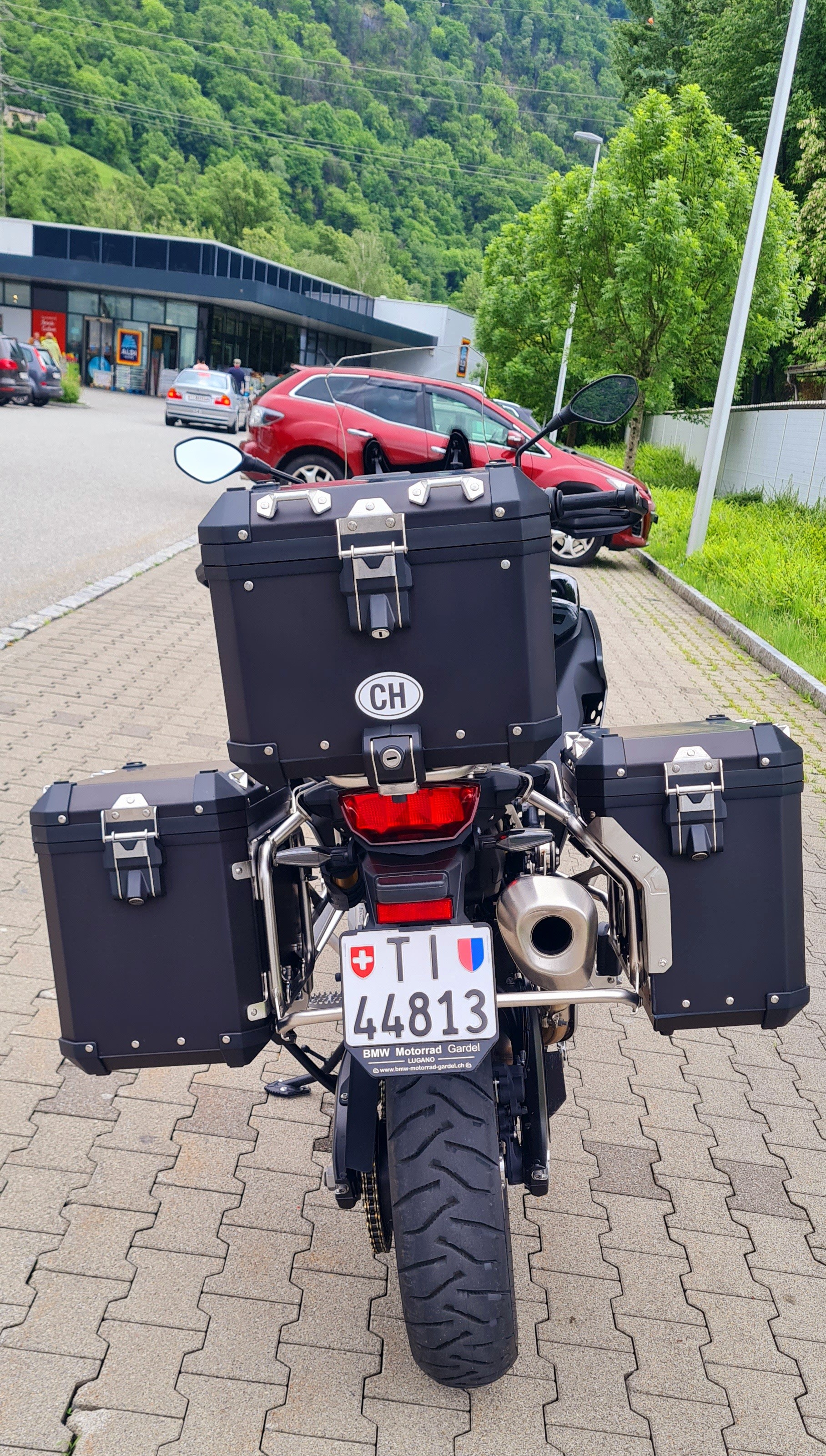 BMW F 850 GS Adventure-image-3