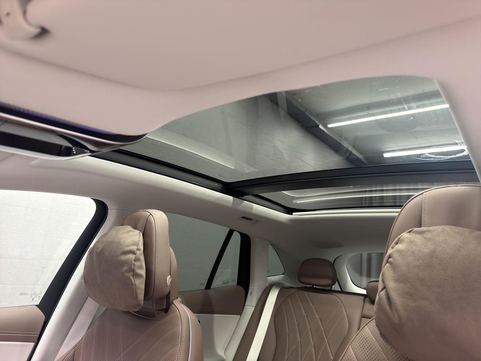 MERCEDES-BENZ EQE 500 Excellence AMG Line-image-13