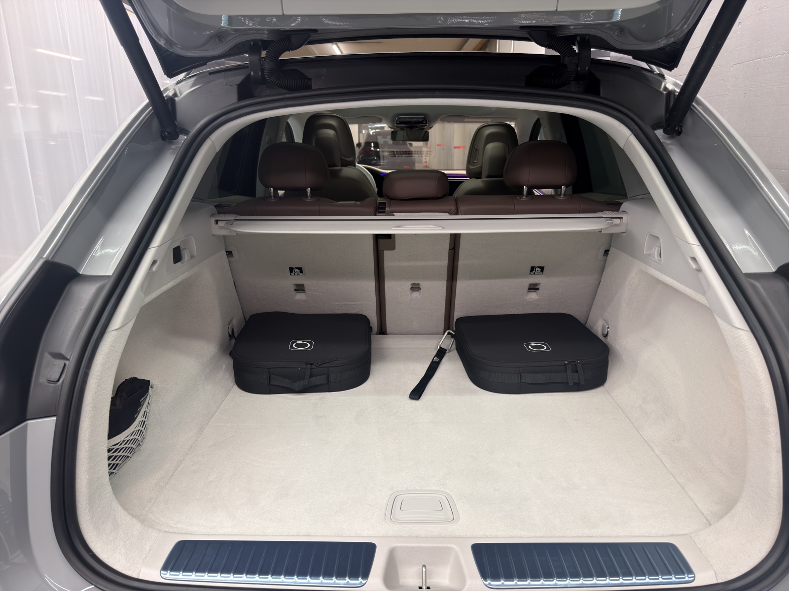 MERCEDES-BENZ EQE 500 Excellence AMG Line-image-10