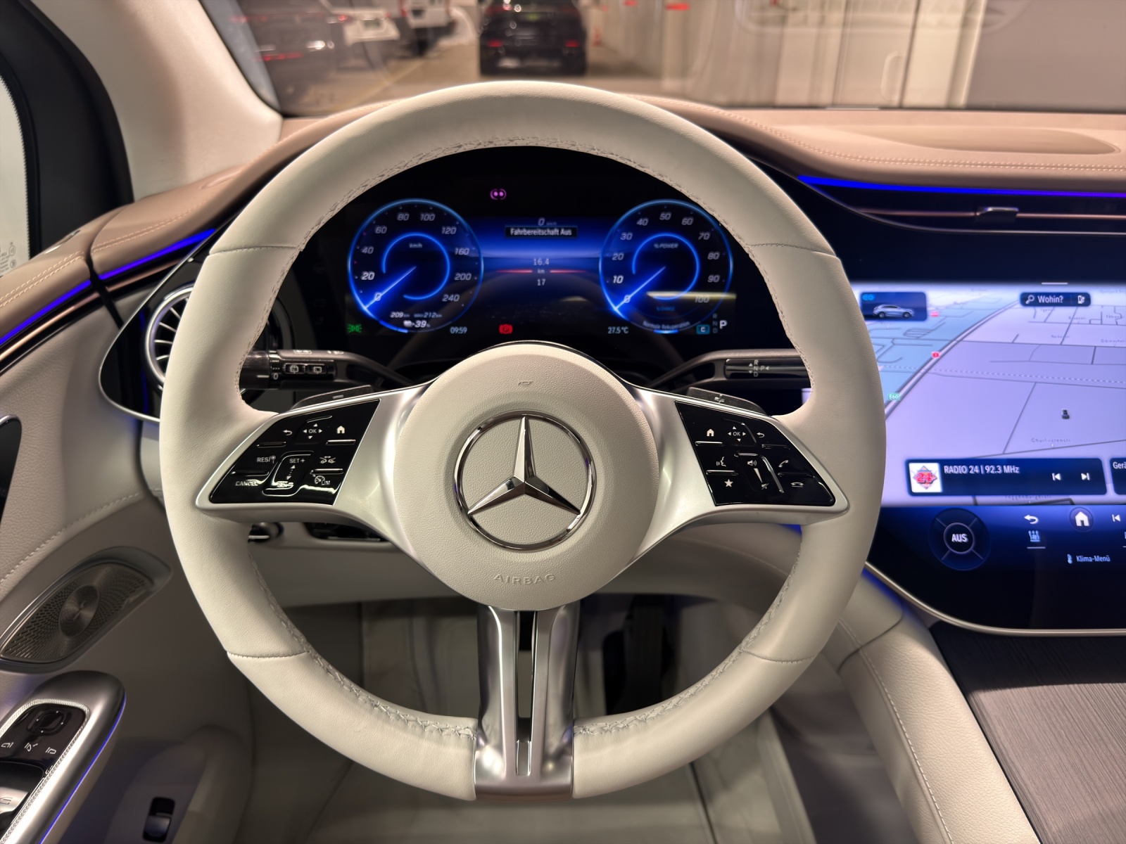 MERCEDES-BENZ EQE 500 Excellence AMG Line-image-15