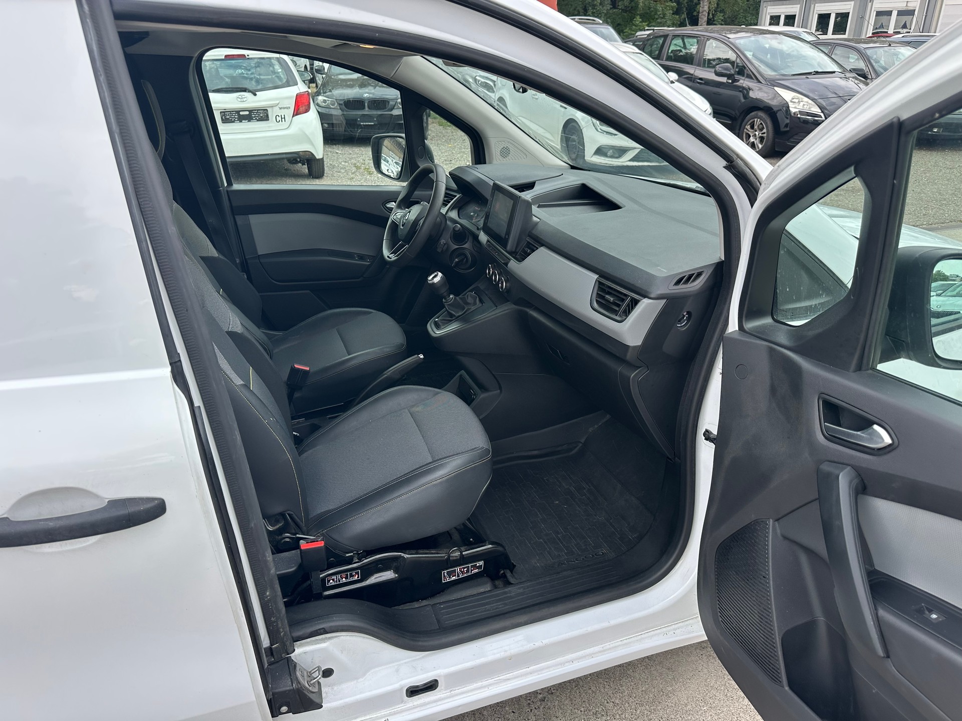 RENAULT Kangoo Van 1.3TCe Open Sesame 100 PF Extra-image-10