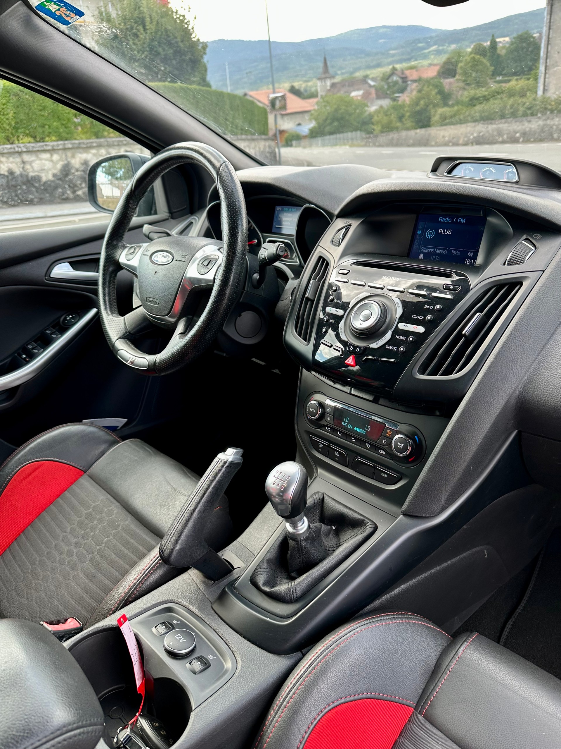 FORD Focus 2.0 SCTi ST-2-image-10