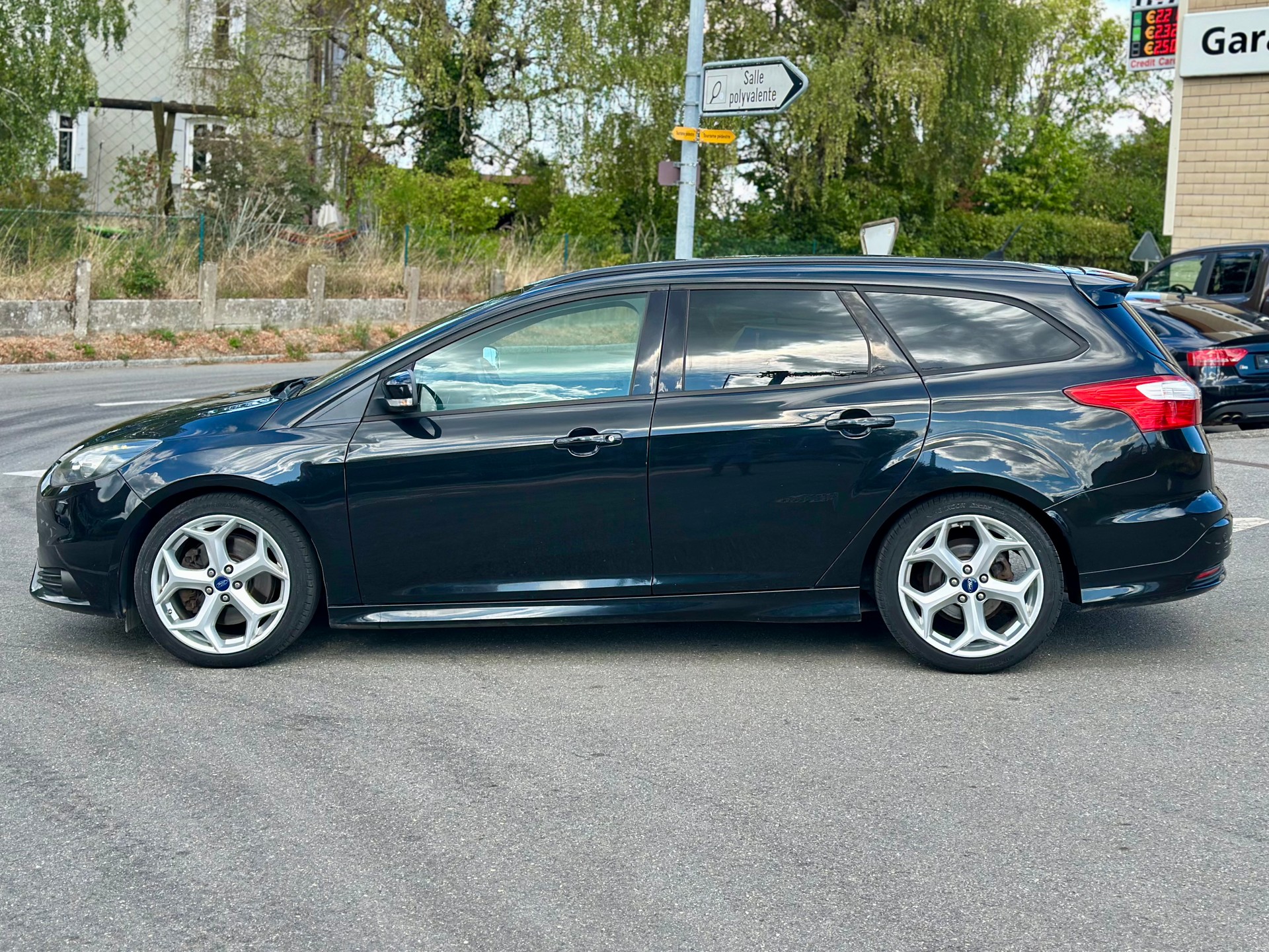 FORD Focus 2.0 SCTi ST-2-image-5