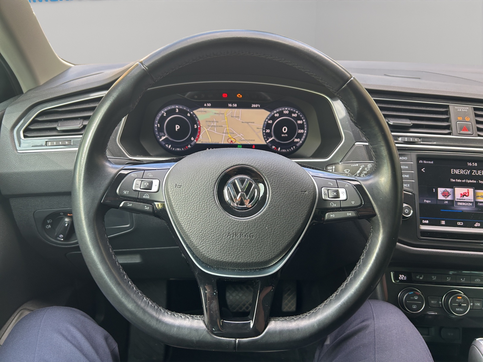 VW Tiguan 2.0 TDI SCR Highline 4Motion DSG-image-6