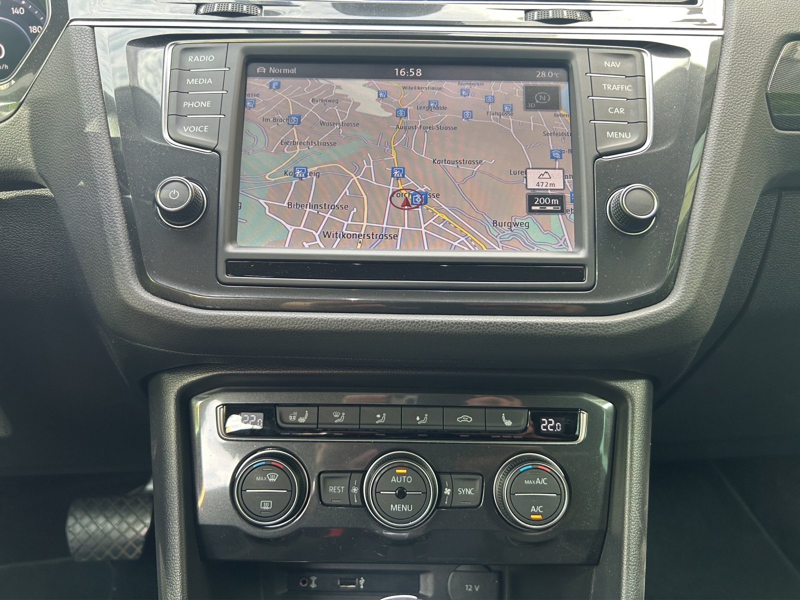 VW Tiguan 2.0 TDI SCR Highline 4Motion DSG-image-8