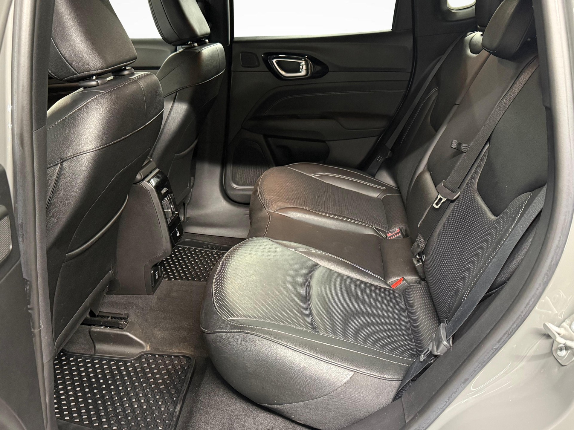 JEEP Compass 1.3 S 4xe-image-11