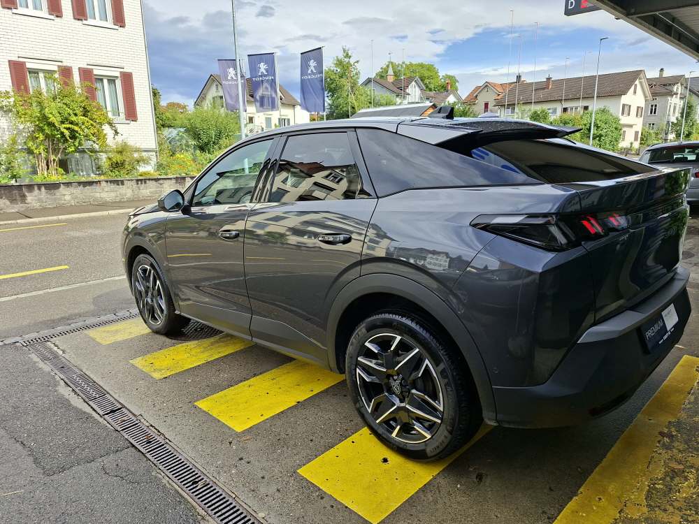 PEUGEOT 3008 1.2 Hybrid Allure-image-15