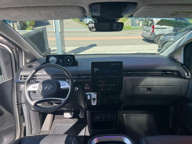 HYUNDAI Staria Premium 2.2 CRDi Vertex 4WD A-image-6